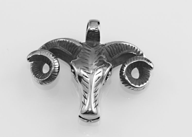 RiverSperky.Přívěsek ve tvaru beraní hlavy, znamení berana, vyrobeno z chirugické oceli.Ocpriv220366