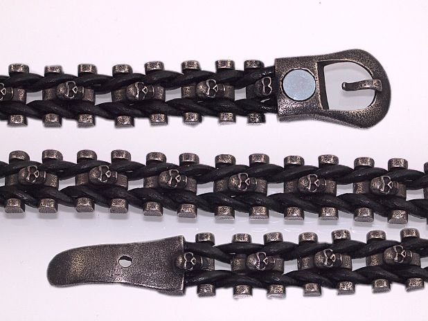 1 Náramek z chirugické oceli Lebky Black 2