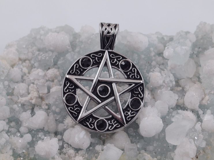 Přívěsek z chirugické oceli Pentagram No. 04