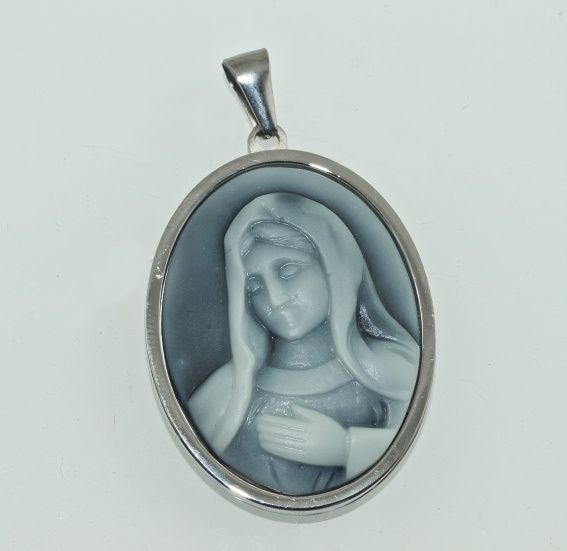 Přívěsek z chirugické oceli Madonna