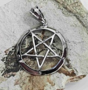 2. 1. Přívěsek z nerezové oceli obrácený Pentagram 020