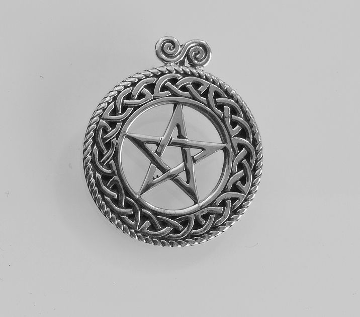 Stříbrný přívěsek Pentagram nr. 034