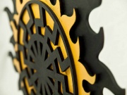 3. 1. Dřevěná plastická dekorace, Černé Slunce
