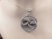 Přívěsek z ušlechtilé oceli Auryn nebo také Quroboros River Šperky Přívěsek z ušlechtilé oceli Auryn nebo také Quroboros River Šperky