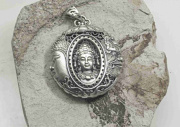 3.1. Stříbrný přívěsek Buddha
