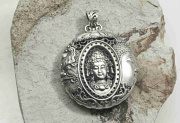 4.1. Stříbrný přívěsek Buddha