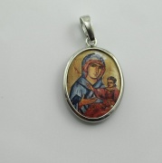 1. Stříbrný přívěsek Madonka No.013